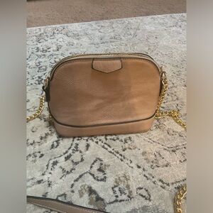 super cute purse with gold chain